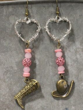 🎉 BOHO My Heart Belongs To All Things Western Dangle Earrings